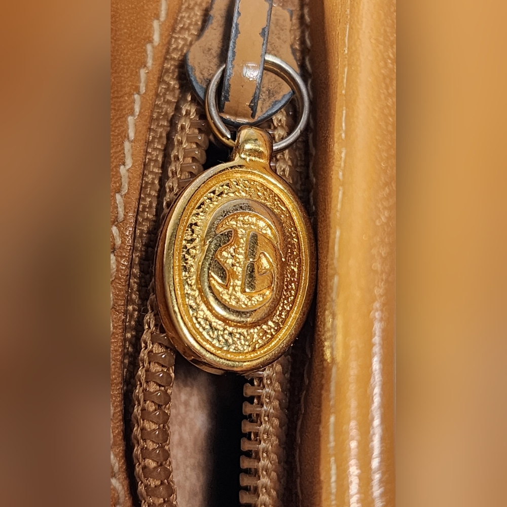 Gucci Micro GG crossbody bag - Picture 10 of 14